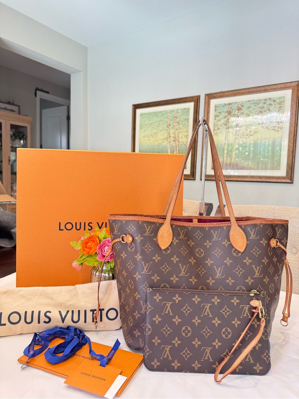 Authentic Louis Vuitton Neverfull MM Tote with Pouch